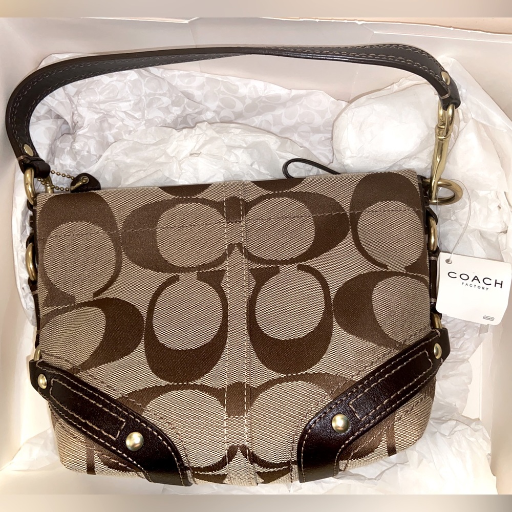 NWT Coach Carly Signature Purse